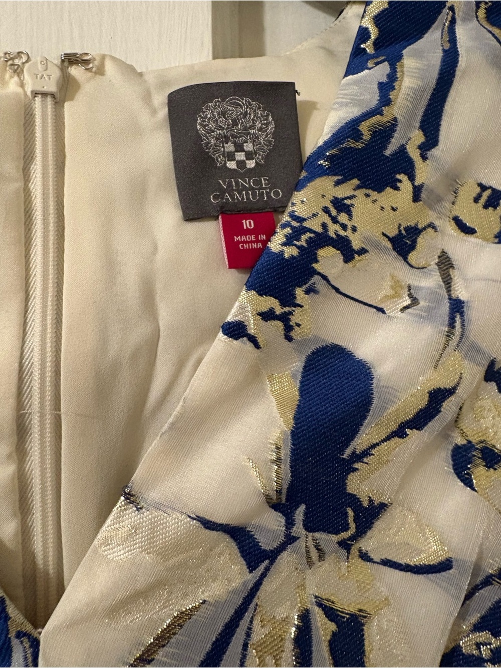 Vince Camuto Blue and Cream Floral Fit-and-Flare Dress - Picture 4 of 4